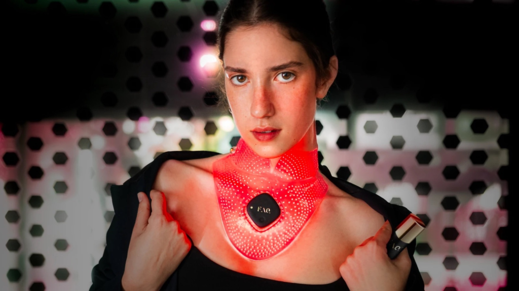 Foreo FAQ 211 masque LED pour le cou