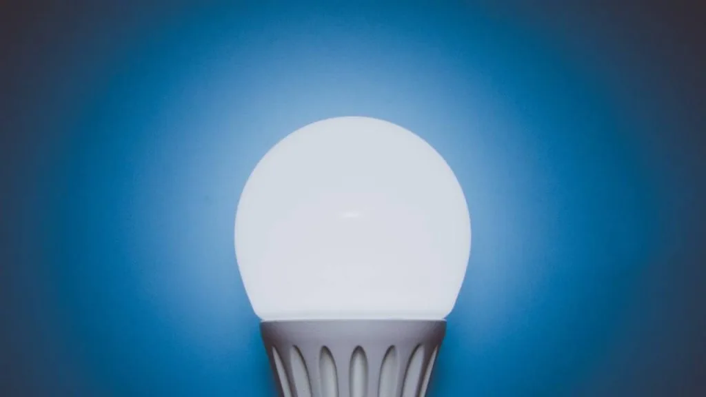 Luminothérapie : lumière bleue ou blanche ?