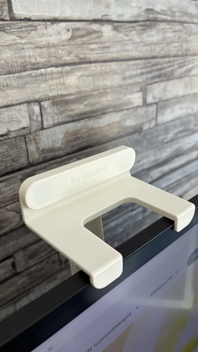 Détail du clip magnétique de la Luminette Drive pour écran